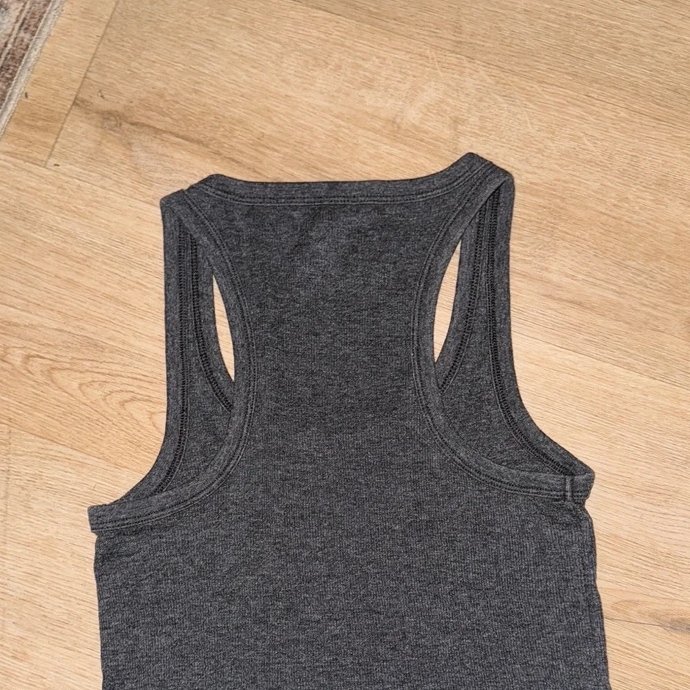 aerie Charcoal Gray Scoop Neck Ribbed Tank Top - Picture 3 of 6